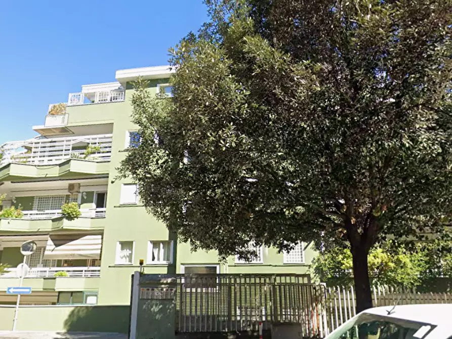 Immagine 10 di Appartamento in vendita  in Viale Cortina d'Ampezzo a Roma