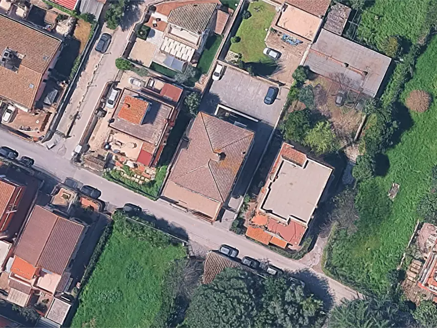 Immagine 13 di Appartamento in vendita  in Via Albidona a Roma