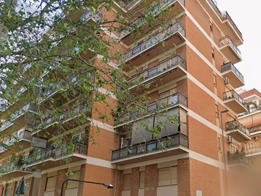 Immagine 1 di Appartamento in vendita  in Via Argentina Altobelli a Roma