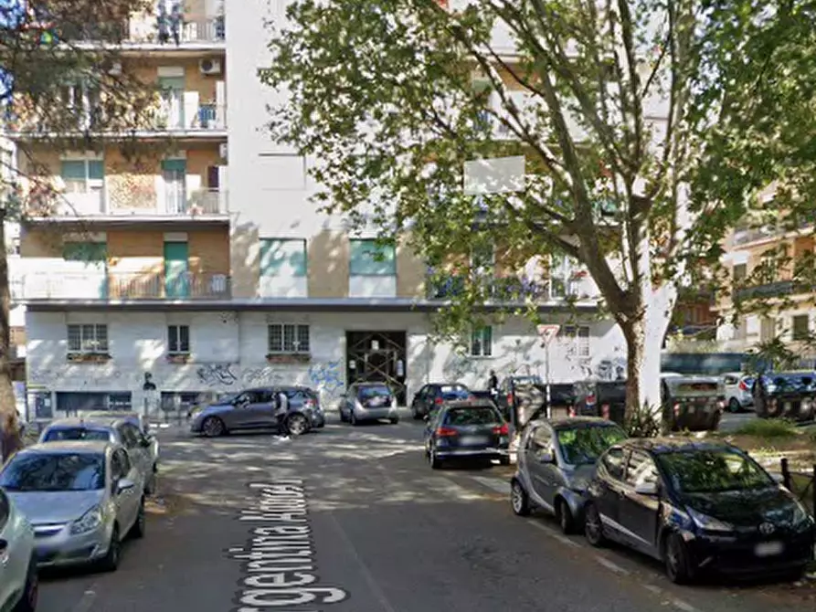Immagine 8 di Appartamento in vendita  in Via Argentina Altobelli a Roma