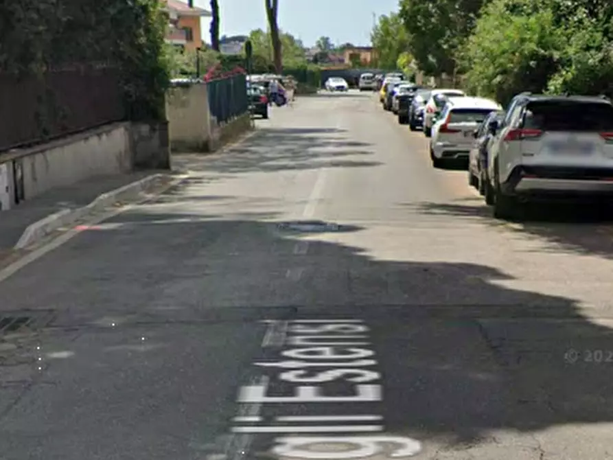 Immagine 8 di Appartamento in vendita  in Via degli Estensi a Roma