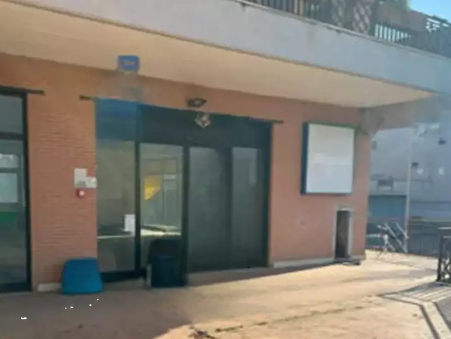 Immagine 7 di Negozio in vendita  in Via Monviso a Monterotondo