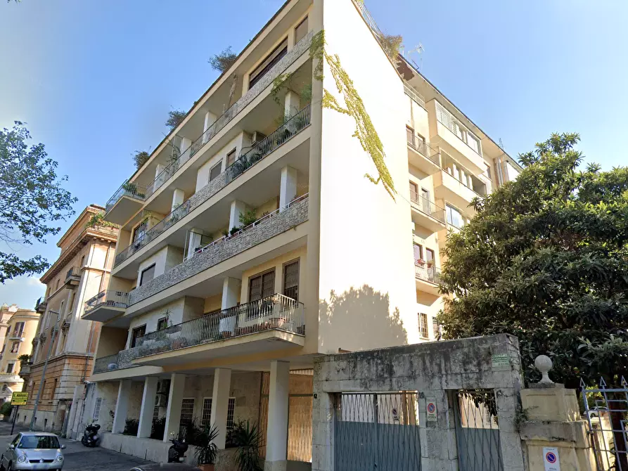 Immagine 6 di Appartamento in vendita  in Via Lisbona a Roma