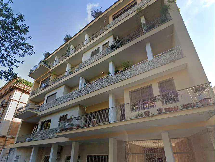 Immagine 7 di Appartamento in vendita  in Via Lisbona a Roma