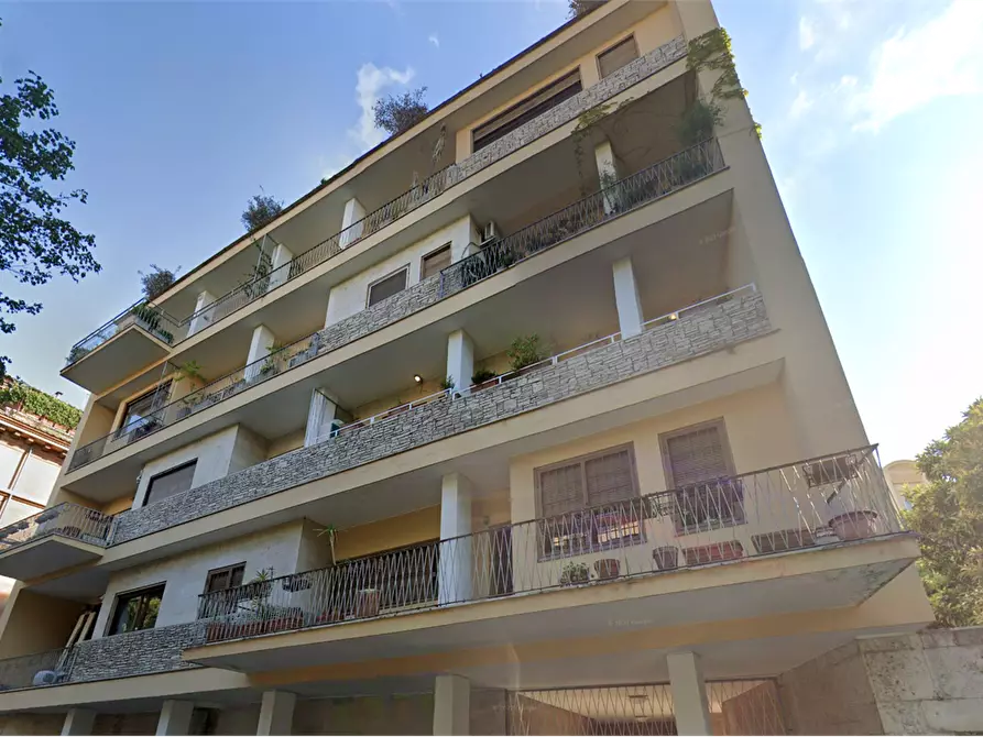 Immagine 8 di Appartamento in vendita  in Via Lisbona a Roma