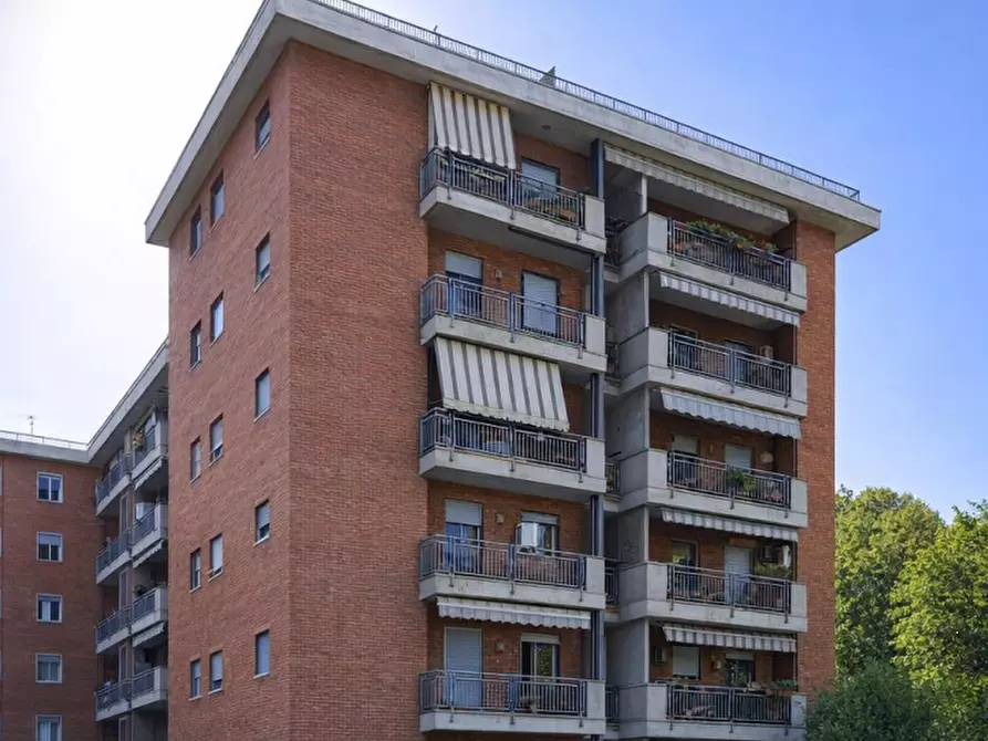 Immagine 1 di Appartamento in vendita  in Via Fiume delle Perle a Roma