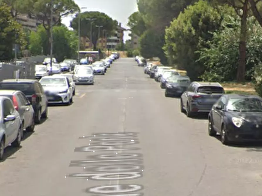 Immagine 9 di Appartamento in vendita  in Via Fiume delle Perle a Roma