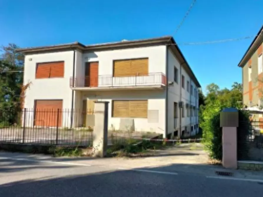 Immagine 1 di Laboratorio in vendita  in Via Veclezio a Forli'