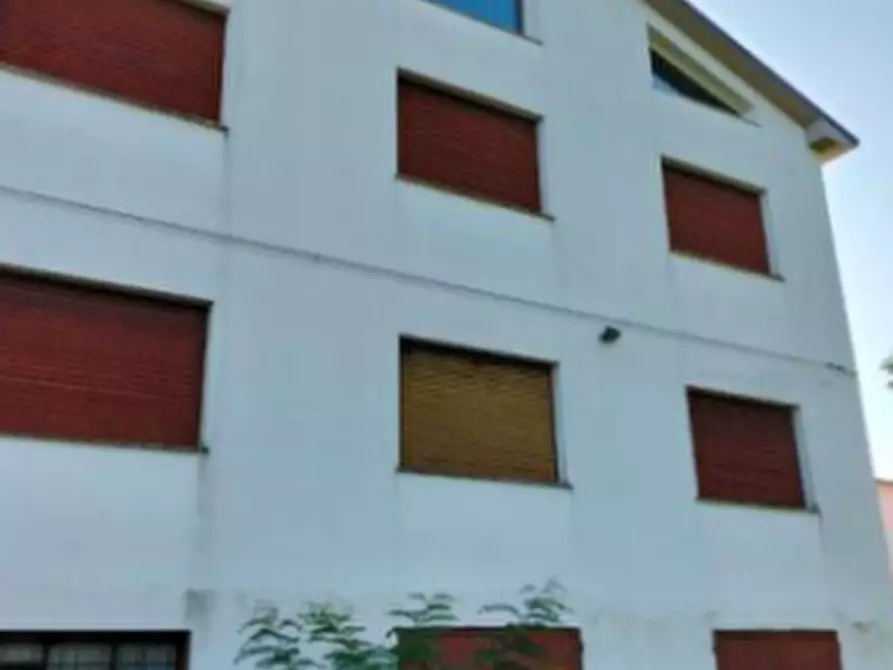 Immagine 2 di Laboratorio in vendita  in Via Veclezio a Forli'