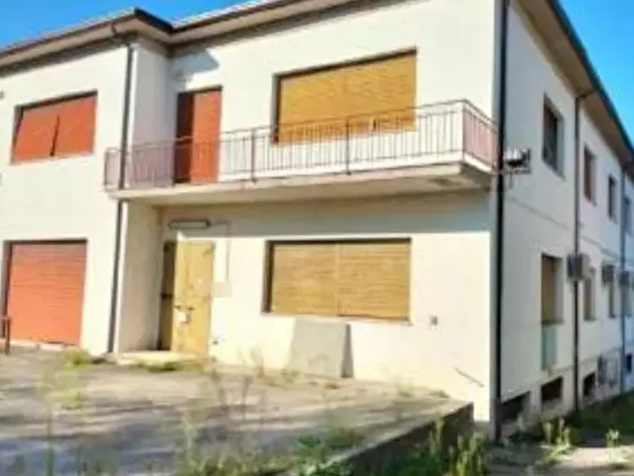 Immagine 3 di Laboratorio in vendita  in Via Veclezio a Forli'