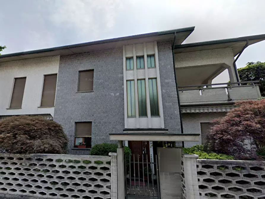 Immagine 1 di Appartamento in vendita  in Via Giovanni Prati a Limbiate