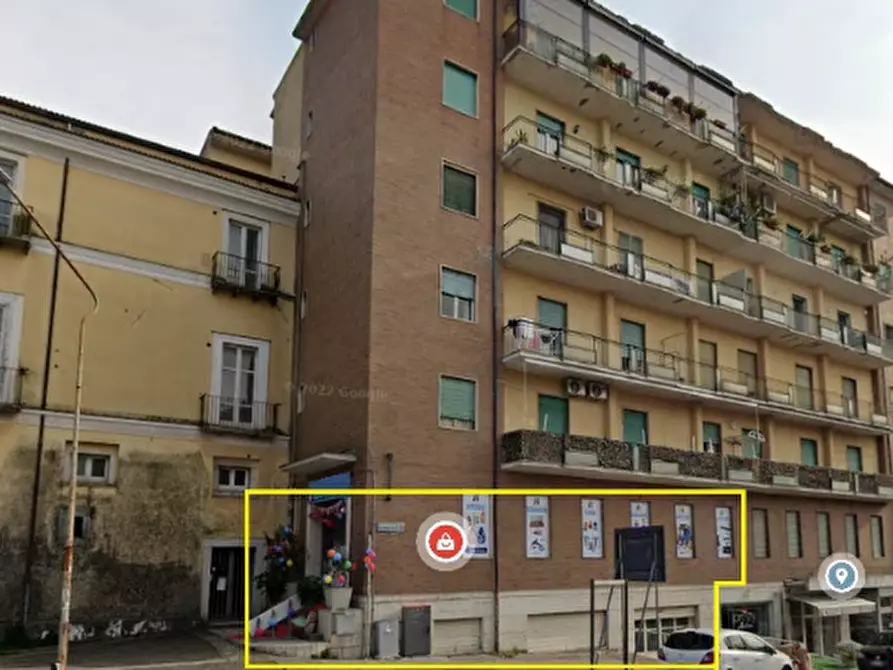 Immagine 1 di Negozio in vendita  in Via Torre della Catena a Benevento