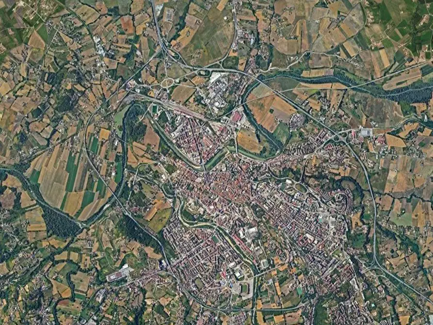 Immagine 7 di Negozio in vendita  in Via Torre della Catena a Benevento