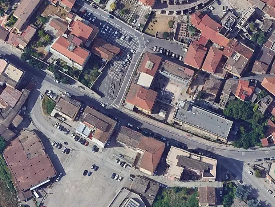 Immagine 12 di Negozio in vendita  in Via Torre della Catena a Benevento
