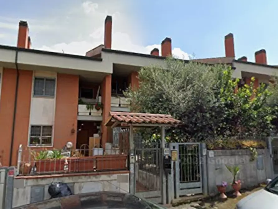 Immagine 1 di Appartamento in vendita  in Via Ernesto Balducci a Roma