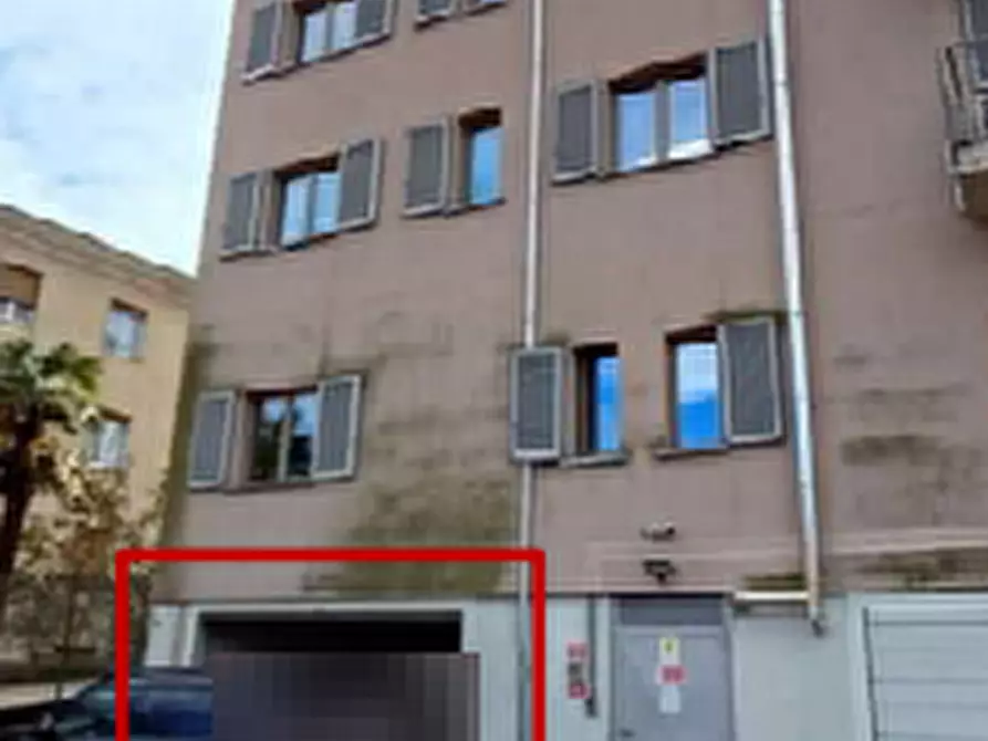 Immagine 2 di Garage in vendita  in Via Nazionale a Colico