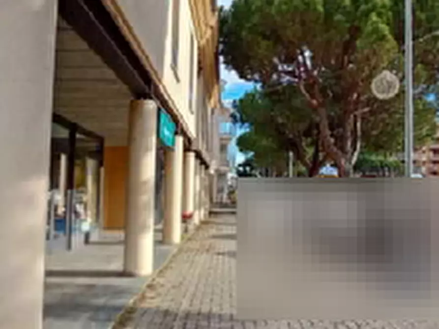 Immagine 11 di Garage in vendita  in Via Nazionale a Colico