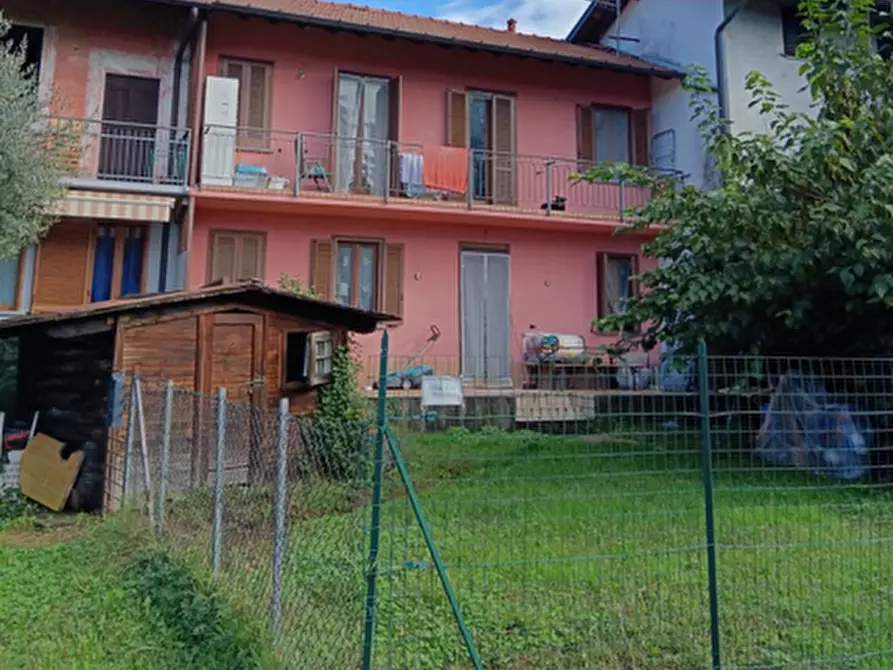 Immagine 1 di Appartamento in vendita  in Via Cavour a Brebbia