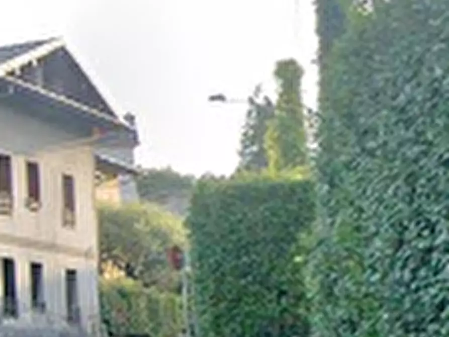 Immagine 9 di Appartamento in vendita  in Via Cavour a Brebbia