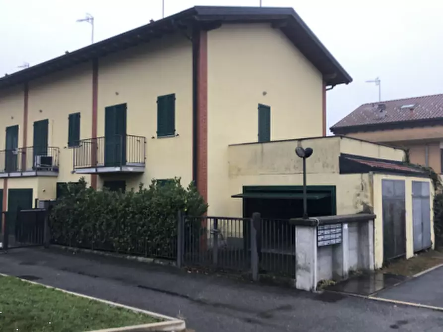 Immagine 1 di Villetta a schiera in vendita  in Via Genova a Mercallo
