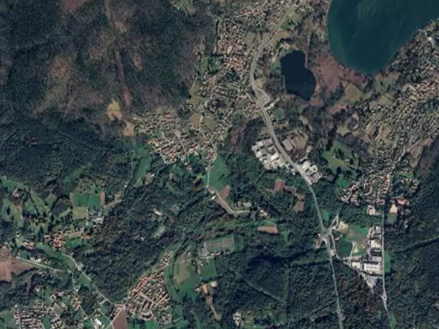 Immagine 11 di Villetta a schiera in vendita  in Via Genova a Mercallo