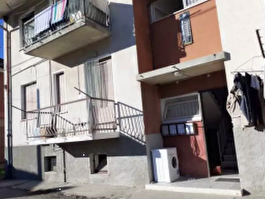 Immagine 3 di Appartamento in vendita  in Via Milano a Angera