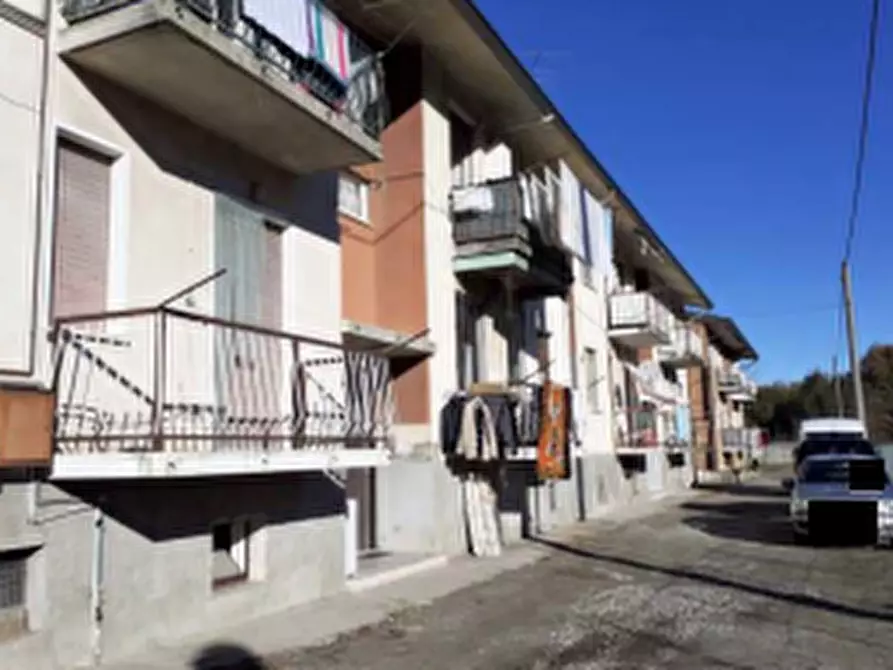 Immagine 1 di Appartamento in vendita  in Via Milano a Angera