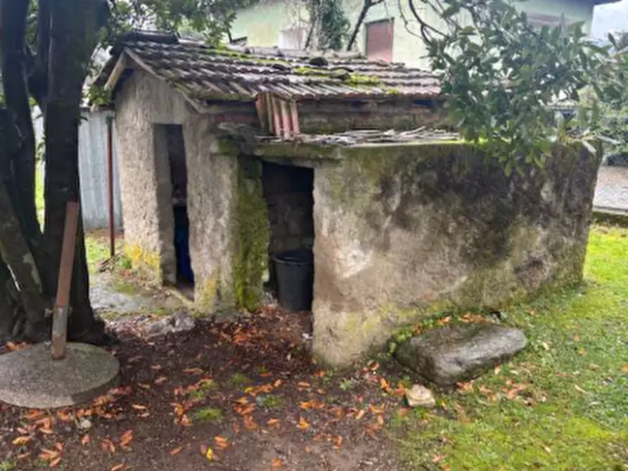Immagine 2 di Casa indipendente in vendita  in Via Alioli e Sassi a Gavirate