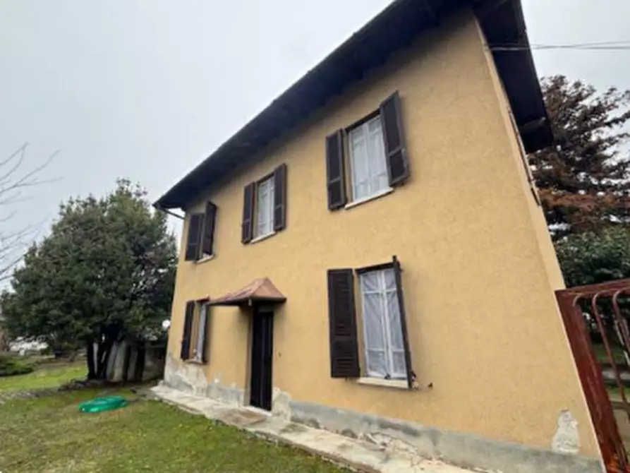 Immagine 1 di Casa indipendente in vendita  in Via Alioli e Sassi a Gavirate