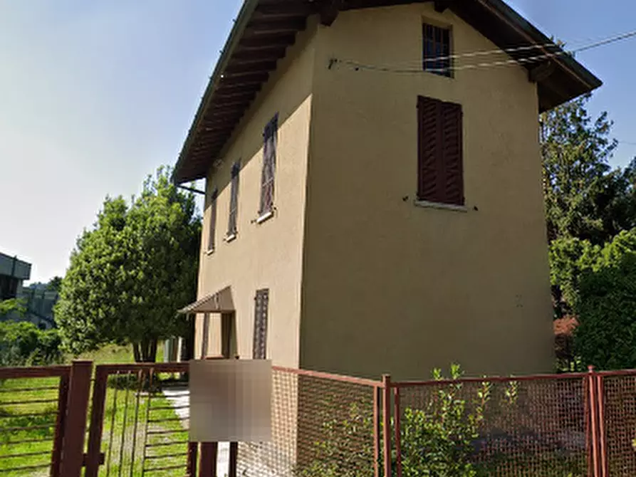 Immagine 8 di Casa indipendente in vendita  in Via Alioli e Sassi a Gavirate