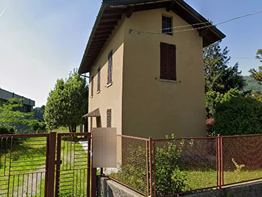 Immagine 10 di Casa indipendente in vendita  in Via Alioli e Sassi a Gavirate