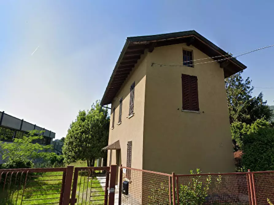 Immagine 24 di Casa indipendente in vendita  in Via Alioli e Sassi a Gavirate