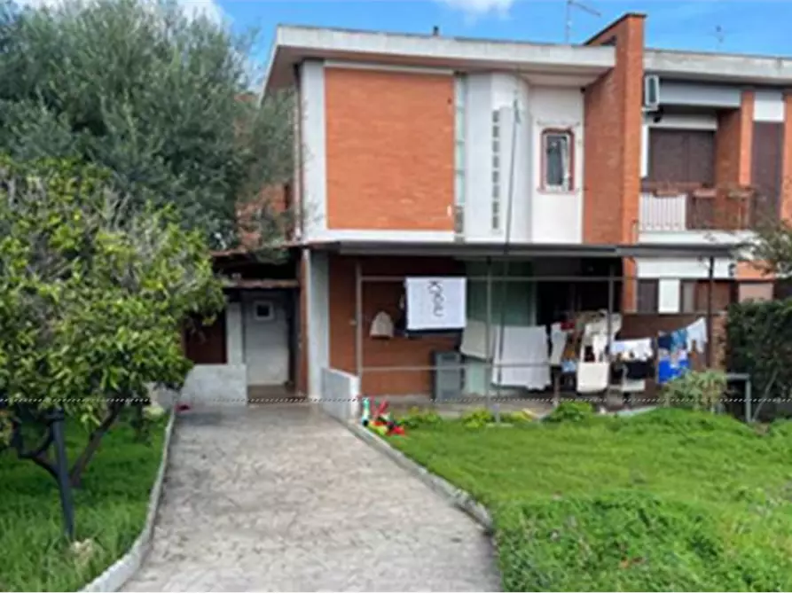 Immagine 2 di Porzione di casa in vendita  in Viale Colle Romito a Ardea