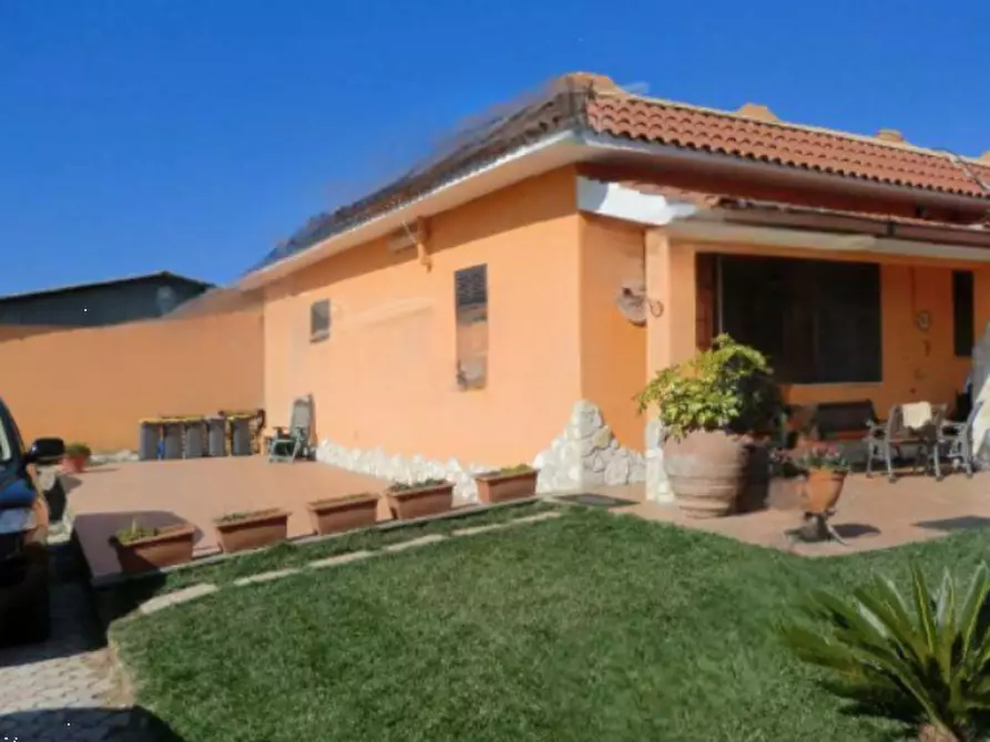 Immagine 2 di Porzione di villa in vendita  in Via Amilcare Cipriani a Anzio