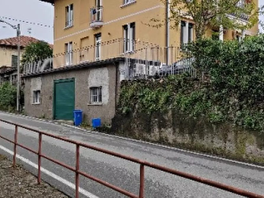 Immagine 3 di Casa indipendente in vendita  in Via Rossi a Gavirate
