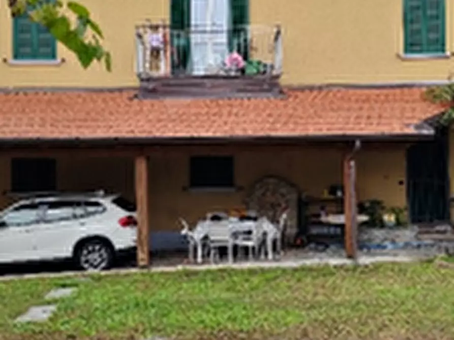 Immagine 1 di Casa indipendente in vendita  in Via Rossi a Gavirate