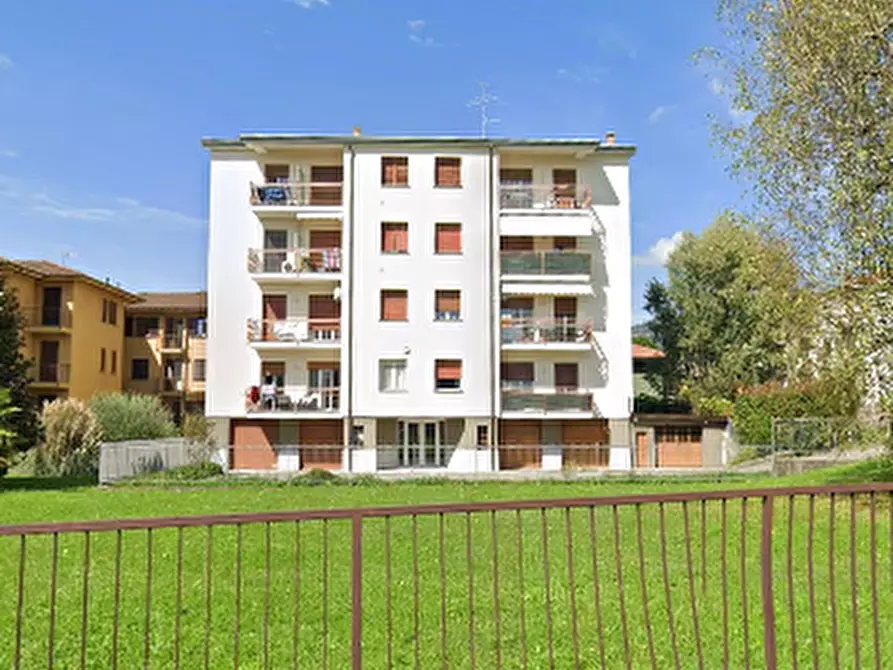 Immagine 13 di Appartamento in vendita  in Via Risorgimento a Olgiate Molgora
