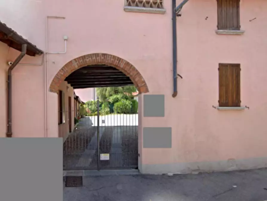Immagine 1 di Negozio in vendita  in Via Volta a Lipomo