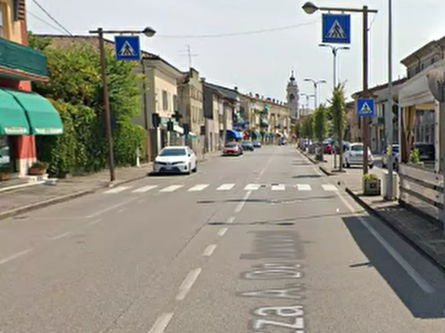 Immagine 7 di Garage in vendita  in Piazza A. De Gasperi a San Giovanni Lupatoto