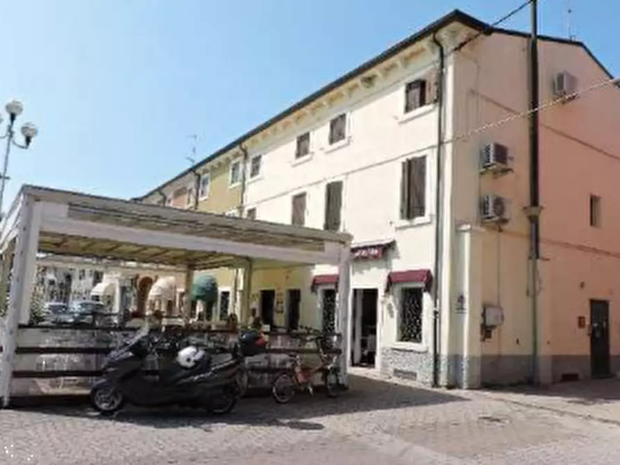 Immagine 1 di Ufficio in vendita  in Piazza A. De Gasperi a San Giovanni Lupatoto