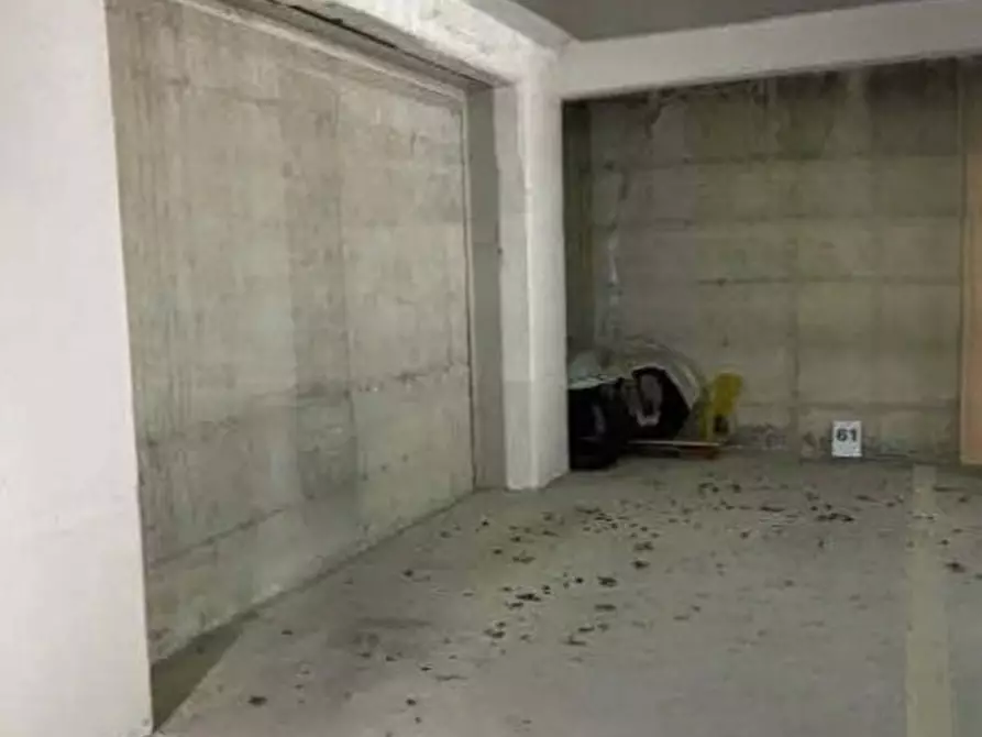 Immagine 1 di Garage in vendita  in Via Monte Terminillo a L'aquila