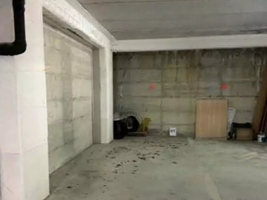 Immagine 2 di Garage in vendita  in Via Monte Terminillo a L'aquila