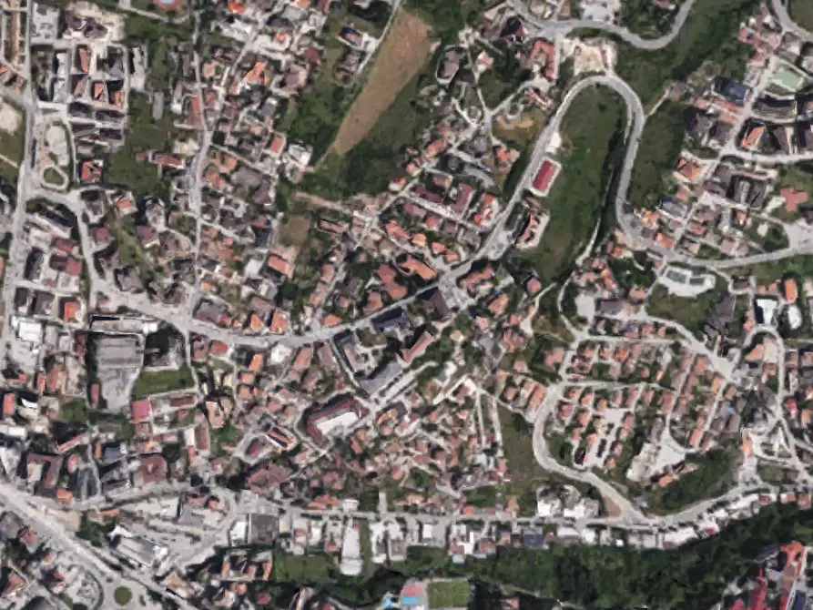 Immagine 4 di Garage in vendita  in Via Monte Terminillo a L'aquila