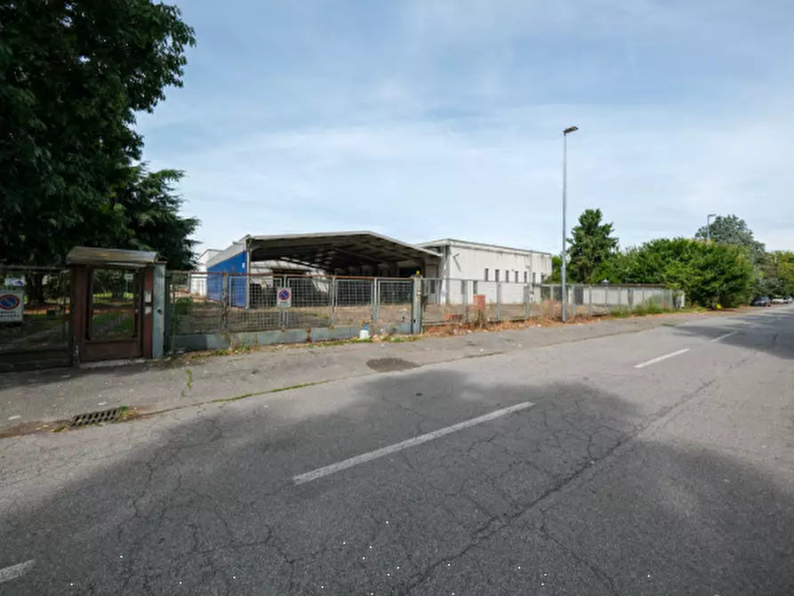 Immagine 2 di Laboratorio in vendita  in Via P. Mascagni a Casarile
