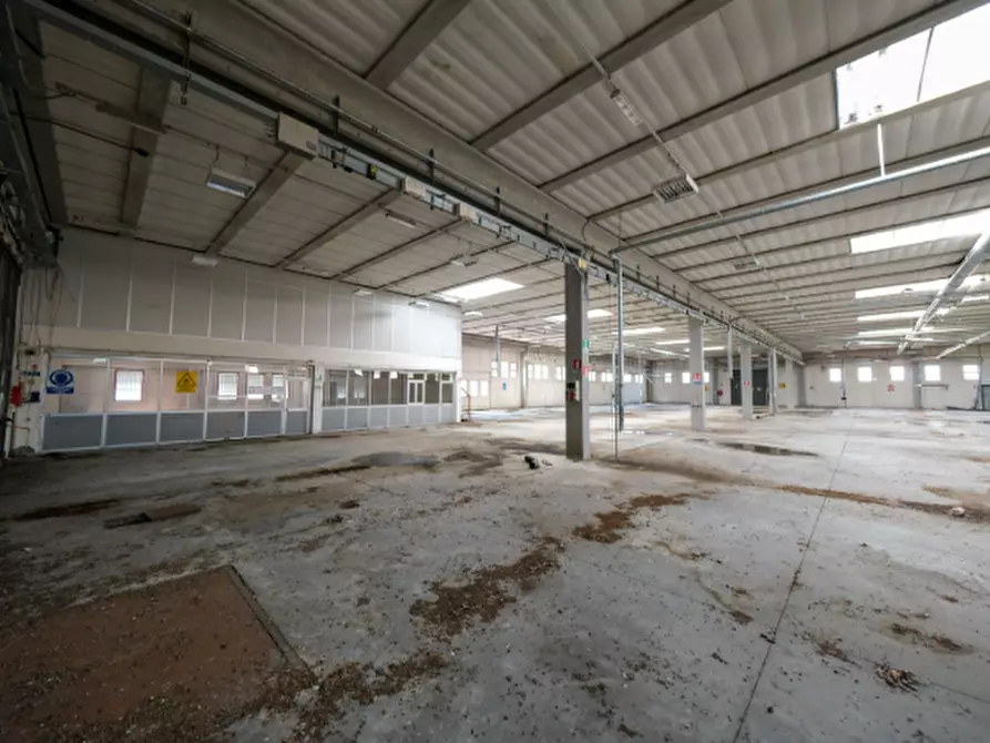 Immagine 7 di Laboratorio in vendita  in Via P. Mascagni a Casarile
