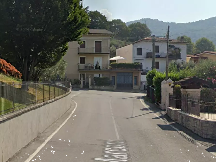 Immagine 10 di Magazzino in vendita  in Via Martignago a Ome