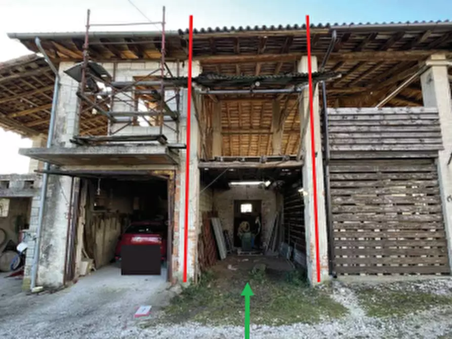 Immagine 1 di Magazzino in vendita  in Via Rui Stort a Farra Di Soligo