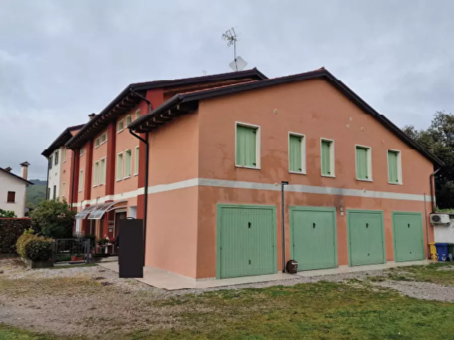 Immagine 11 di Stabile in vendita  in Via San Carlo a Volpago Del Montello
