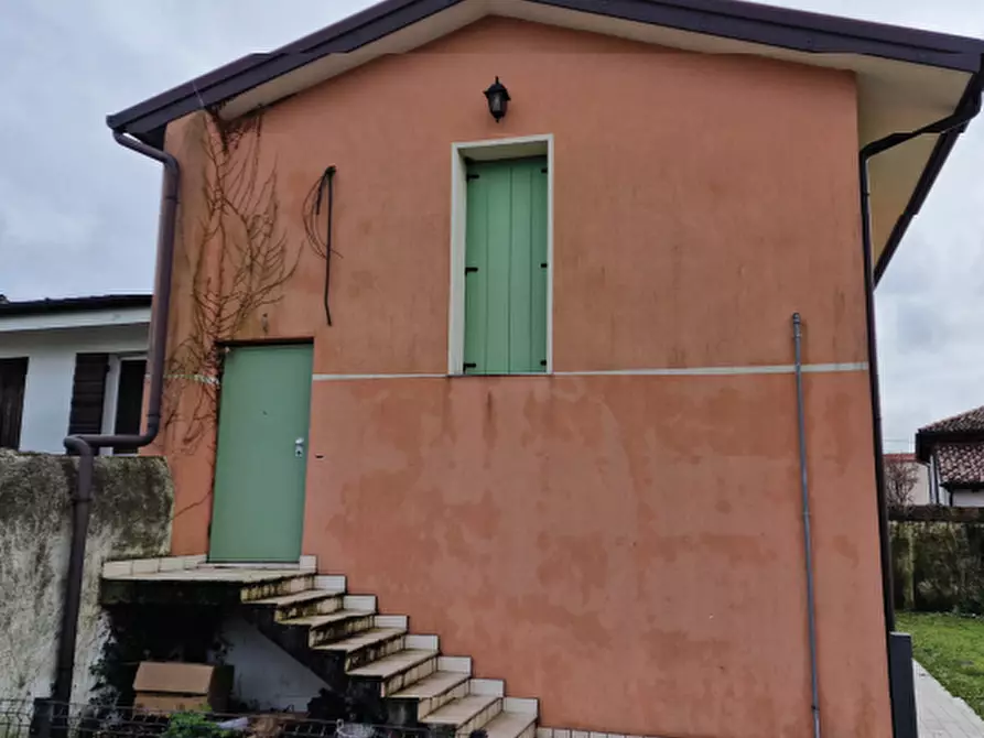 Immagine 15 di Stabile in vendita  in Via San Carlo a Volpago Del Montello