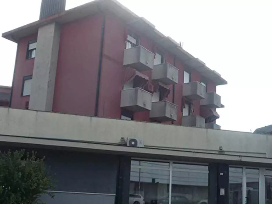 Immagine 4 di Appartamento in vendita  in Viale Italia a Conegliano